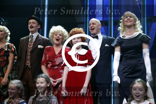Den Bosch 25 november 2012
Premiere musical Annie op de parade in Den Bosch. cast met oa Jenny Arean Tony Neef Maaike Boerdam  ea
Peter Smulders bv