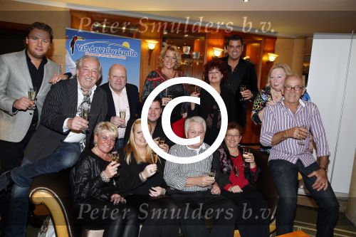 Berlijn 17 december 2012
Muziekreis  van van der valk naar Berlijn met div nederlandse artiesten. Fans met oa Wolter Kroes , de deurzakkers Wesly Bronkhorst MichaelOomen Sacha Brouwer en Imca Marina
Peter Smulders bv