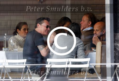 Amsterdam 22 november 2012
Barry Hay en zijn dochter aan het lunchen met Steve te Pas bij George.
Peter Smulders bv