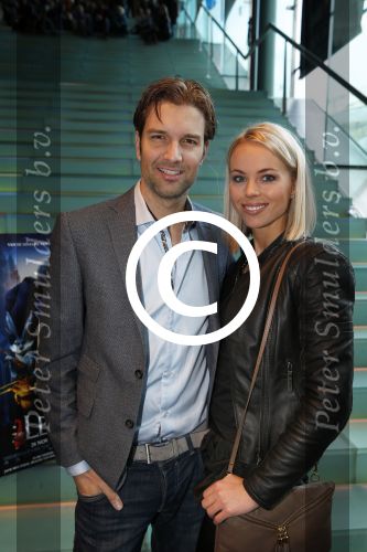 Amsterdam 25 november 2012
Premiere de vijf legendes in pathe arena. Bas Muijs met vriendin en ouders
Peter Smulders bv