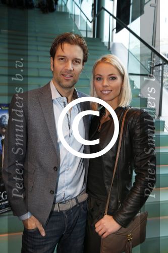 Amsterdam 25 november 2012
Premiere de vijf legendes in pathe arena. Bas Muijs met vriendin en ouders
Peter Smulders bv