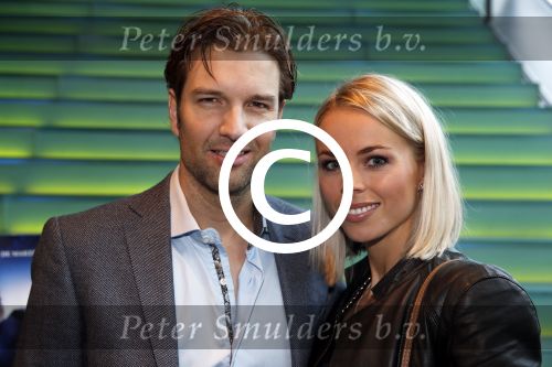 Amsterdam 25 november 2012
Premiere de vijf legendes in pathe arena. Bas Muijs met vriendin en ouders
Peter Smulders bv