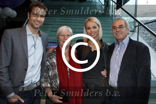 Amsterdam 25 november 2012
Premiere de vijf legendes in pathe arena. Bas Muijs met vriendin en ouders
Peter Smulders bv