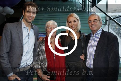 Amsterdam 25 november 2012
Premiere de vijf legendes in pathe arena. Bas Muijs met vriendin en ouders
Peter Smulders bv