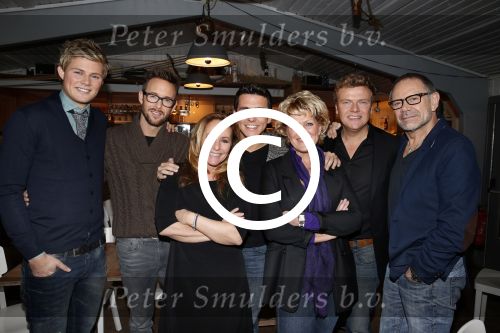 Muiderberg 12 december 2012
Presentatie beste zangers van Nederland met oa Rob de Nijs Angela Groothuizen Bastiaan ragasSimone Kleinsma Tim Douwsma Charly Luske en presentator Jan Smit.
Peter Smulders bv