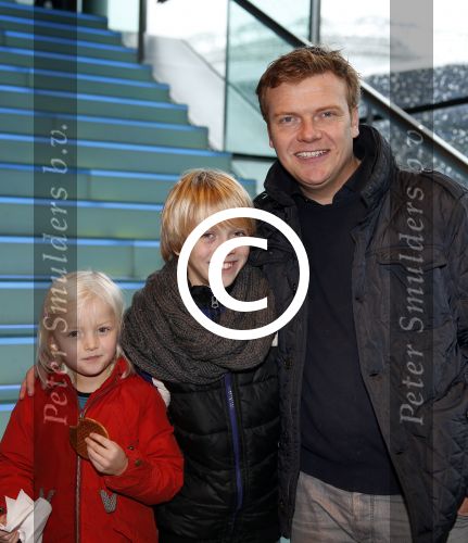 Amsterdam 25 november 2012
Premiere de vijf legendes in pathe arena. Bastiaan ragas met dochter en zoon Sem
Peter Smulders bv