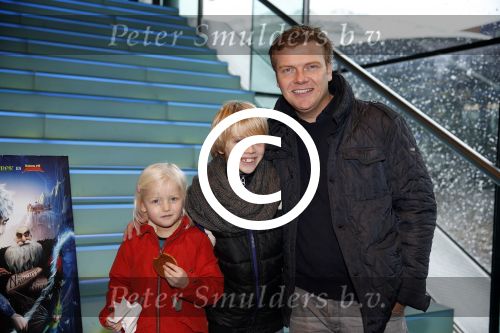 Amsterdam 25 november 2012
Premiere de vijf legendes in pathe arena. Bastiaan ragas met dochter en zoon Sem
Peter Smulders bv