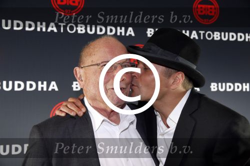 Amsterdam 23 november 2012
Opening nieuwe Buddha to Buddha pand in Amsterdam. Batul Looman met vader
Peter Smulders bv