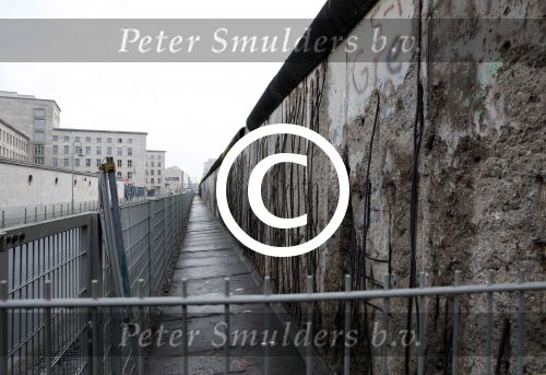 Berlijn 17 december 2012
Muziekreis  van van der valk naar Berlijn met div nederlandse artiesten. gedeelte van de muur
Peter Smulders bv