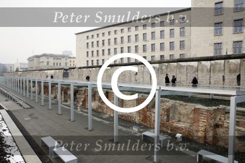 Berlijn 18 december 2012
Imca Marina in Berlijn met muziekreis van der valk. de Muur
Peter Smulders bv
