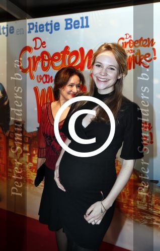 Amsterdam 9 december 2012
Premiere groeten van Mike in Tuschinski. Bracha v Doesburgh zwanger
Peter Smulders bv