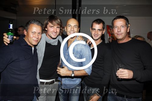Amsterdam 23 november 2012
Opening nieuwe Buddha to Buddha pand in Amsterdam. Bryan Roy met Alex Bottse en Bart
Peter Smulders bv