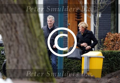 Oegstgeest  1 en 2 december 2012
Caroline Tensen thuis bij haar nieuwe vriend Ernst jan Smids. Haar mini cooper cabrio heeft allebei de dagen voor zijn huis gestaan.
Peter Smulders bv