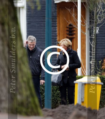 Oegstgeest  1 en 2 december 2012
Caroline Tensen thuis bij haar nieuwe vriend Ernst jan Smids. Haar mini cooper cabrio heeft allebei de dagen voor zijn huis gestaan.
Peter Smulders bv