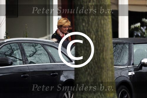 Oegstgeest  1 en 2 december 2012
Caroline Tensen thuis bij haar nieuwe vriend Ernst jan Smids. Haar mini cooper cabrio heeft allebei de dagen voor zijn huis gestaan.
Peter Smulders bv