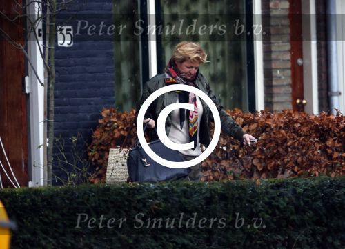 Oegstgeest  1 en 2 december 2012
Caroline Tensen thuis bij haar nieuwe vriend Ernst jan Smids. Haar mini cooper cabrio heeft allebei de dagen voor zijn huis gestaan.
Peter Smulders bv