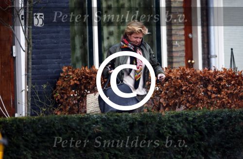 Oegstgeest  1 en 2 december 2012
Caroline Tensen thuis bij haar nieuwe vriend Ernst jan Smids. Haar mini cooper cabrio heeft allebei de dagen voor zijn huis gestaan.
Peter Smulders bv