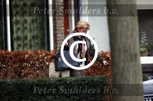 Oegstgeest  1 en 2 december 2012
Caroline Tensen thuis bij haar nieuwe vriend Ernst jan Smids. Haar mini cooper cabrio heeft allebei de dagen voor zijn huis gestaan.
Peter Smulders bv