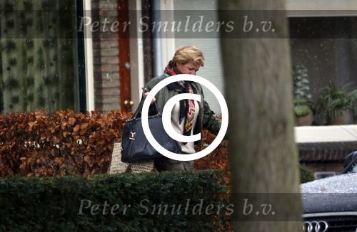 Oegstgeest  1 en 2 december 2012
Caroline Tensen thuis bij haar nieuwe vriend Ernst jan Smids. Haar mini cooper cabrio heeft allebei de dagen voor zijn huis gestaan.
Peter Smulders bv