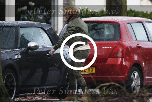 Oegstgeest  1 en 2 december 2012
Caroline Tensen thuis bij haar nieuwe vriend Ernst jan Smids. Haar mini cooper cabrio heeft allebei de dagen voor zijn huis gestaan.
Peter Smulders bv
