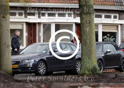 Oegstgeest  1 en 2 december 2012
Caroline Tensen thuis bij haar nieuwe vriend Ernst jan Smids. Haar mini cooper cabrio heeft allebei de dagen voor zijn huis gestaan.
Peter Smulders bv
