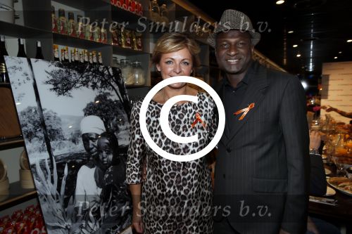 Amsterdam 30 november 2012
Ontbijt orange Babies en MAC cosmetics bij de bijenkorf met oa Caroline Tensen Baba Sylla  Natasja Froger Suzanne Klemann en Fiona Hering.
Peter Smulders bv