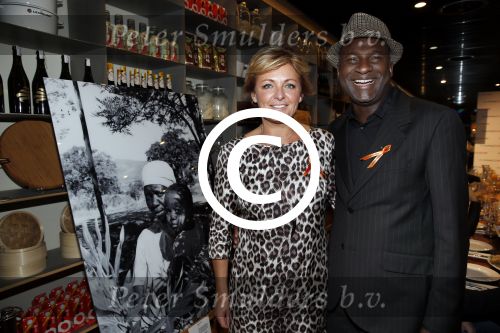 Amsterdam 30 november 2012
Ontbijt orange Babies en MAC cosmetics bij de bijenkorf met oa Caroline Tensen Baba Sylla  Natasja Froger Suzanne Klemann en Fiona Hering.
Peter Smulders bv