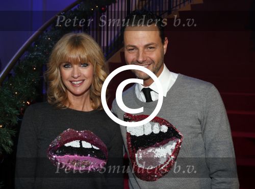 Hilversum 7 december 2012
Sky radio opbouwen Christmas tree (kerstboom) voor goede doelen. daphne Deckers en Fred v Leer
Peter Smulders bv