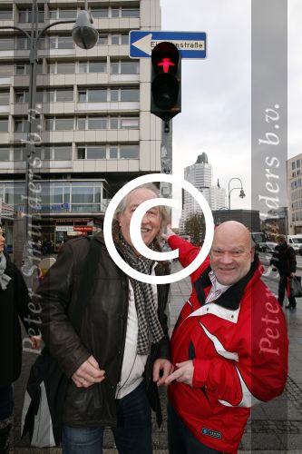 Berlijn 17 december 2012
Muziekreis  van van der valk naar Berlijn met div nederlandse artiesten. Willem v Schijndel en Clemens v Bracht , de deurzakkers
Peter Smulders bv