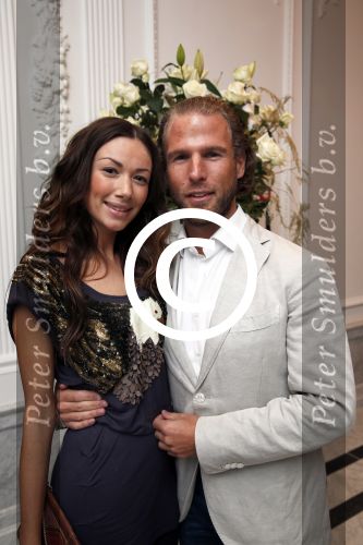 Amsterdam 29 november 2012
Opening Andaz hotel. Dewi Pechler met vriend
Peter Smulders bv