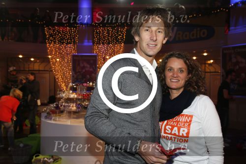 Hilversum 7 december 2012
Sky radio opbouwen Christmas tree (kerstboom) voor goede doelen. Edwin en Annemarie v d Sar
Peter Smulders bv