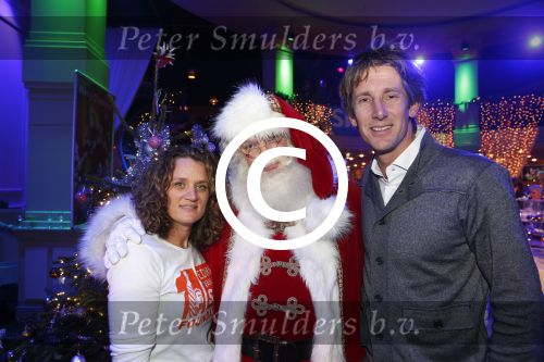 Hilversum 7 december 2012
Sky radio opbouwen Christmas tree (kerstboom) voor goede doelen. Edwin en Annemarie v d Sar
Peter Smulders bv