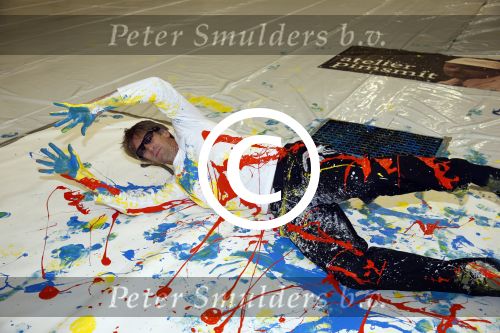 Katwijk Leiden 28 november 2012
Edwin en Annemarie v d sar en hun kinderen Joe en Lynn maken schilderije met Pim Smit die verkocht gaan worden voor de edwin v d Sar foundation.
Peter Smulders bv