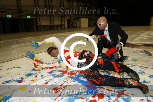 Katwijk Leiden 28 november 2012
Edwin en Annemarie v d sar en hun kinderen Joe en Lynn maken schilderije met Pim Smit die verkocht gaan worden voor de edwin v d Sar foundation.
Peter Smulders bv