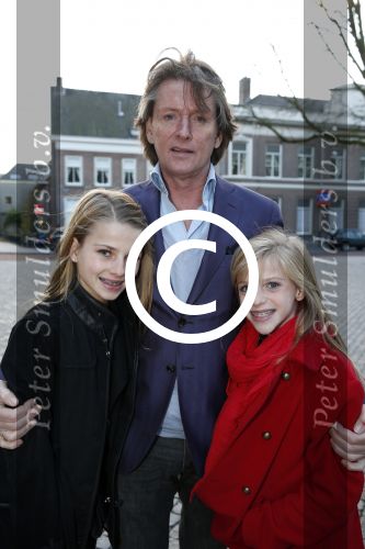 Den Bosch 25 november 2012
Premiere Annie in theater de parade. Erik de Zwart met dochters
Peter Smulders bv