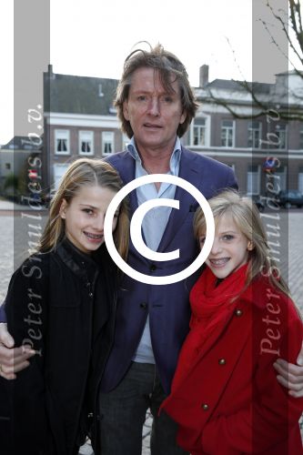 Den Bosch 25 november 2012
Premiere Annie in theater de parade. Erik de Zwart met dochters
Peter Smulders bv