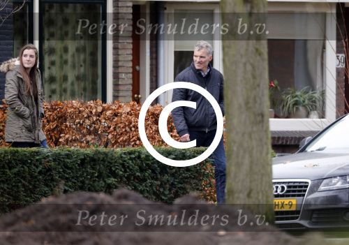 Oegstgeest  1 en 2 december 2012
Caroline Tensen thuis bij haar nieuwe vriend Ernst jan Smids. Haar mini cooper cabrio heeft allebei de dagen voor zijn huis gestaan.
Peter Smulders bv