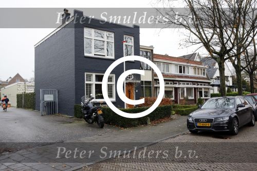 Oegstgeest  1 en 2 december 2012
Caroline Tensen thuis bij haar nieuwe vriend Ernst jan Smids. Haar mini cooper cabrio heeft allebei de dagen voor zijn huis gestaan.
Peter Smulders bv