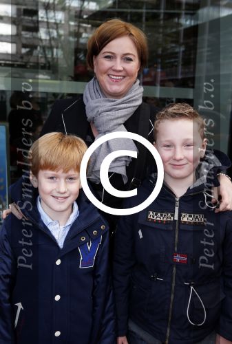 Amstelveen 9 december 2012
Premiere Dik Trom in schouwburg Amstelveen. Vrouw Erwin v lambaart met kinderen
Peter Smulders bv