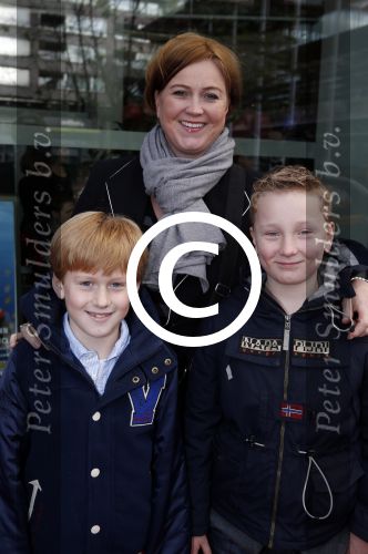 Amstelveen 9 december 2012
Premiere Dik Trom in schouwburg Amstelveen. Vrouw Erwin v lambaart met kinderen
Peter Smulders bv