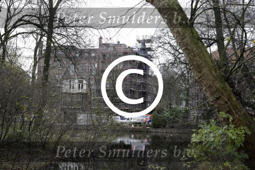 Amsterdam 26 november 2012
Het laatste huis dat Frank Rijkaard heeft gekocht aan het vondelpark wat nu verbouwd wordt.
Peter Smulders bv