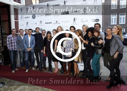 Amsterdam 29 november 2012
Gift suite in het the Grand hotel. oa Anouk SmuldersGeorgina Verbaan Olcay Gulsen Leontine Borsato Jolanda v d Berg Lieke v Lexmond Froukje de BOth Tom Sebastian Wilfred Genee Leco v Zadelhoff Bastiaan ragas Dotan Victor Reinier Evgeny Levchenkoen Winston Gerschtanowitz
Peter Smulders bv
