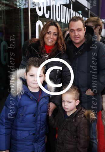 Amstelveen 9 december 2012
Premiere Dik Trom in schouwburg Amstelveen. Grad Damen met vrouw en zoons
Peter Smulders bv