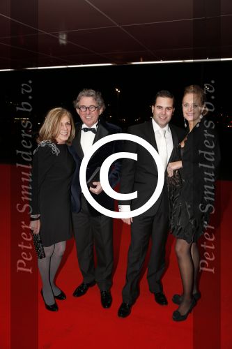 Amsterdam 6 december 2012
Openingsavond Luxery fair in de RAI. hans de Wit met gezin
Peter Smulders bv