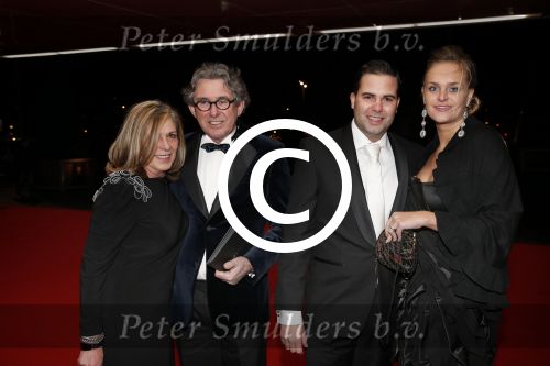 Amsterdam 6 december 2012
Openingsavond Luxery fair in de RAI. hans de Wit met gezin
Peter Smulders bv