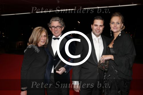 Amsterdam 6 december 2012
Openingsavond Luxery fair in de RAI. hans de Wit met gezin
Peter Smulders bv