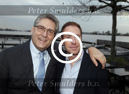Loosdrecht 26 november 2012
Presentatie cd Anneke Gronloh bij het Golden Tulip hotel. henk Krol met vriend
Peter Smulders bv