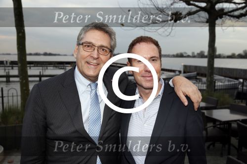 Loosdrecht 26 november 2012
Presentatie cd Anneke Gronloh bij het Golden Tulip hotel. henk Krol met vriend
Peter Smulders bv