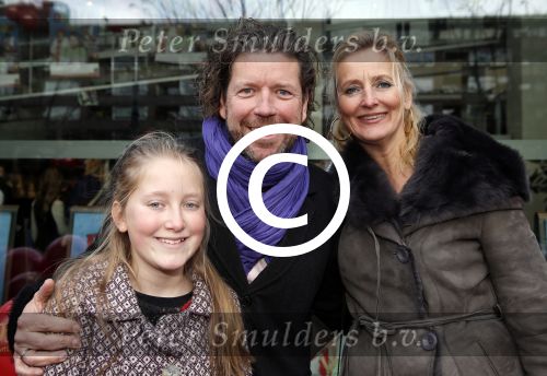 Amstelveen 9 december 2012
Premiere Dik Trom in schouwburg Amstelveen. henkjan Smits met vrouw en dochter
Peter Smulders bv