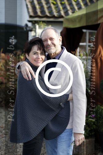 Hemmen 30 november 2012
Rob en Henriette de Nijs samen met zoons Robert en Joshi en Belinda Meuldijk met man Thierry Duval in restaurant Kerkplein 10.
Peter Smulders bv